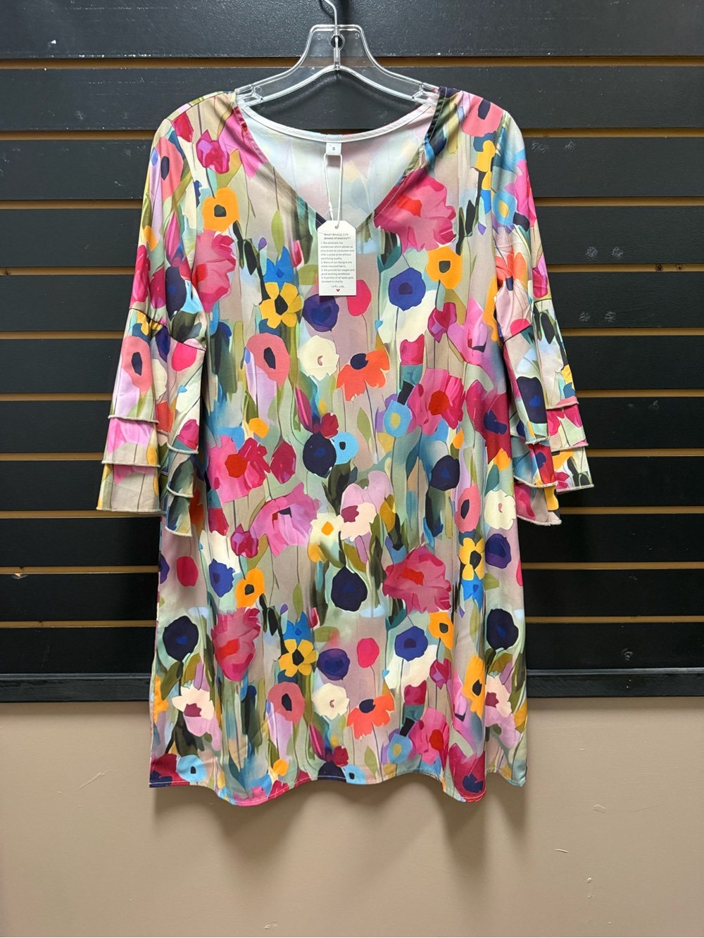 Made With Love Boutique Floral Shift Dress NWT Size Small Tiered Sleeves
